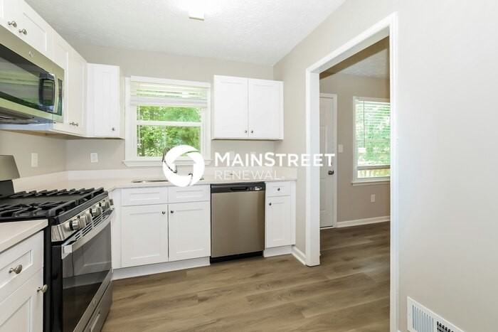 1743 Hunting Creek Ln Se - Photo 7 of 17