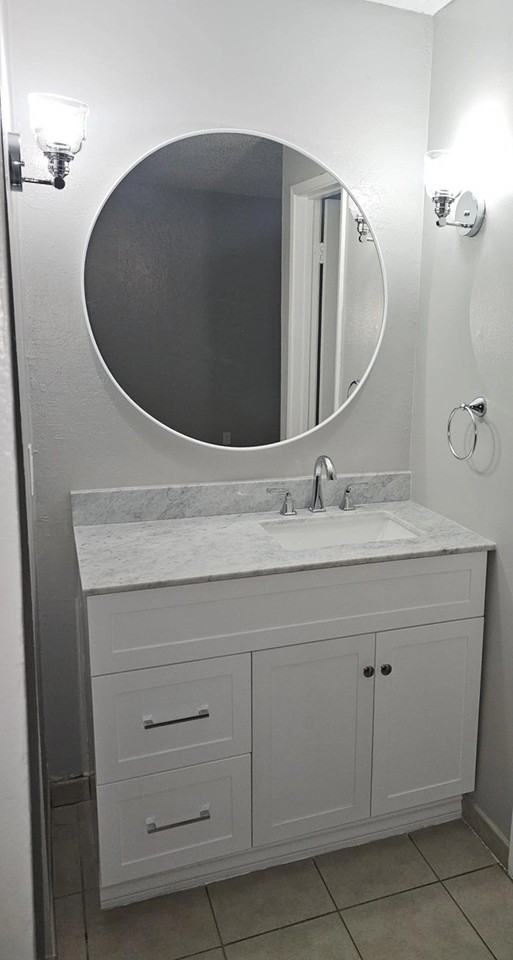 Canal Apartments - Photo 7 of 14