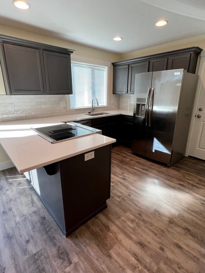 429 S Ivy St - Photo 2 of 13