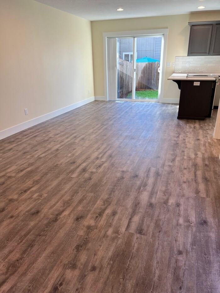 429 S Ivy St - Photo 3 of 13