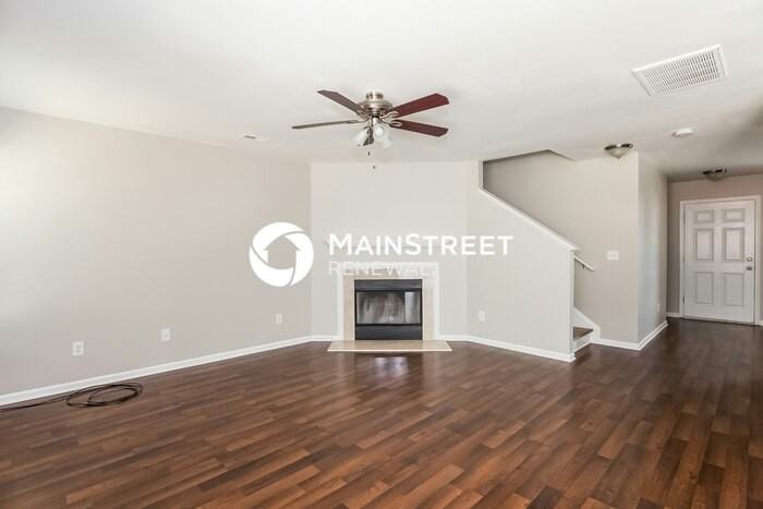 8146 Chatham Oaks Dr - Photo 5 of 17