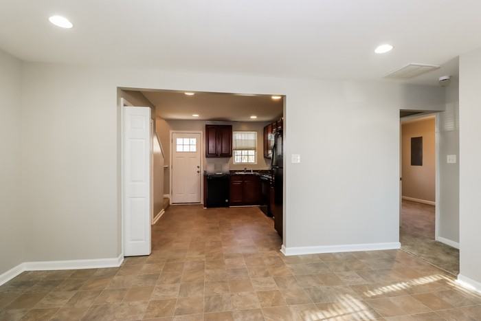 1908 Madison Rd - Photo 5 of 17