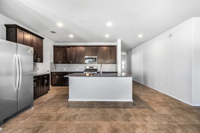 311 Chesterfield Dr - Photo 2 of 18