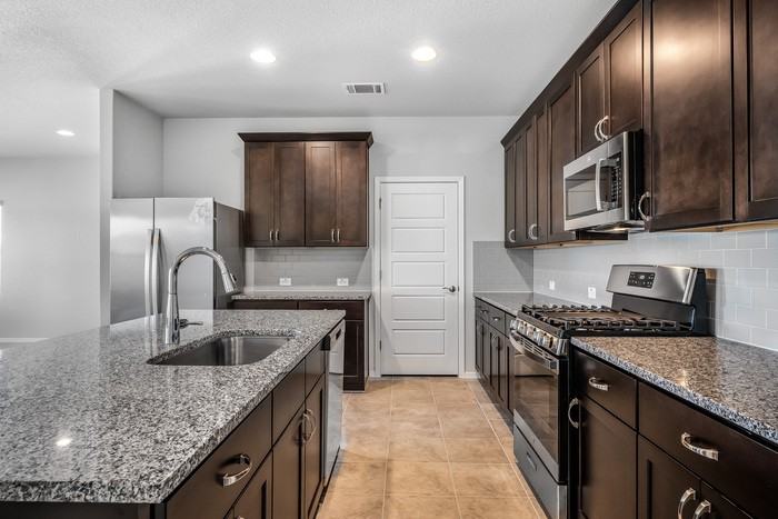 311 Chesterfield Dr - Photo 3 of 18