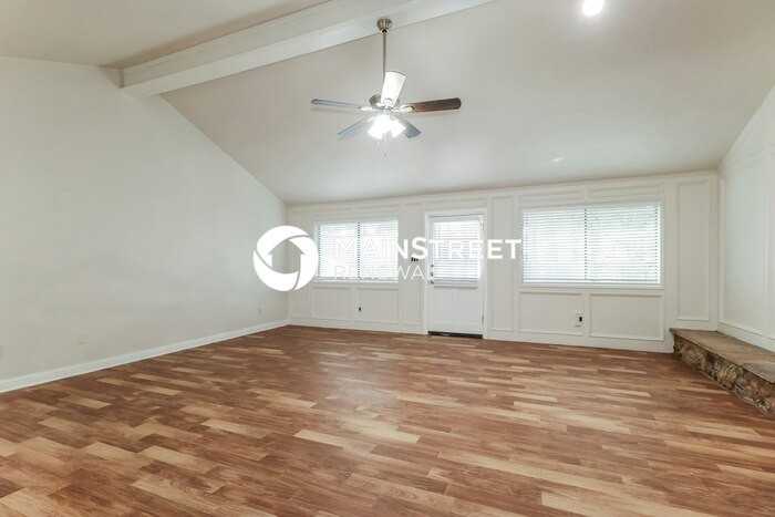 2127 Round Wind Trl - Photo 4 of 15