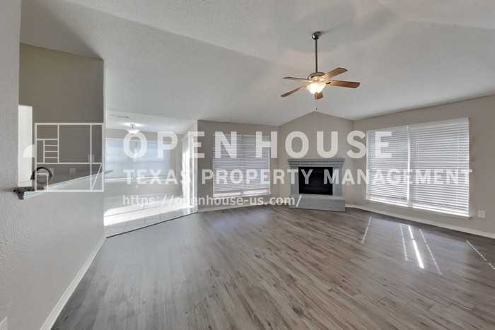 4908 Shady Oak Trl - Photo 5 of 23