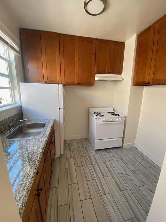 3057 Leeward Avenue, - Photo 7 of 41