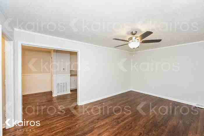 400 George St - Photo 5 of 16