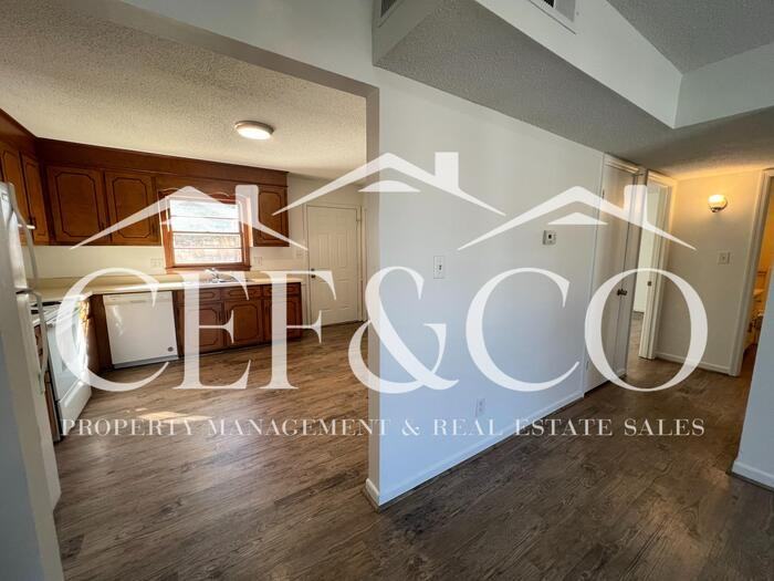 240 Colleen Ct #10B240 - Photo 4 of 11