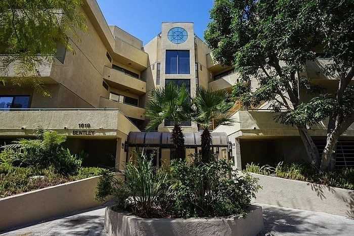 1619 Bentley Avenue, - Photo 2 of 2