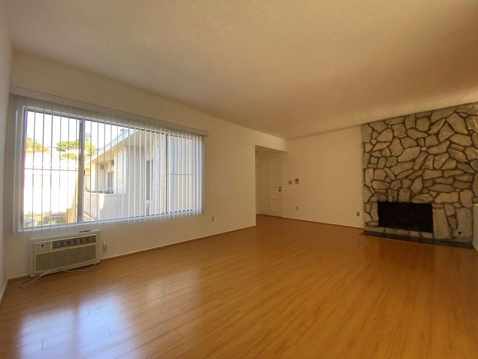 10856 Rose Avenue, - Photo 6 of 50