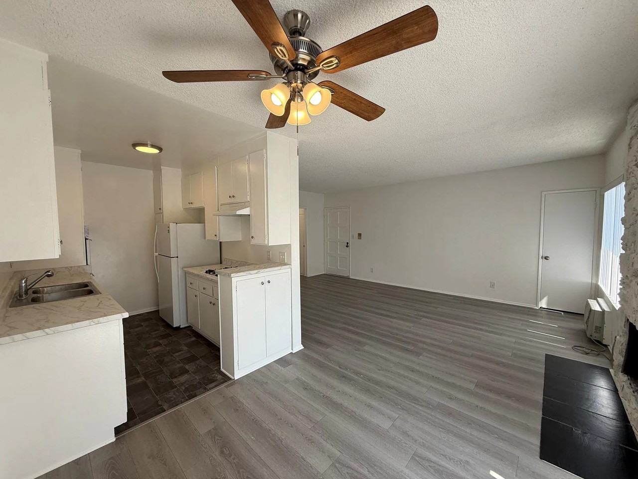 10856 Rose Avenue, - Photo 7 of 50