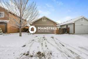 featured image of 8834 Cloverleaf Cir