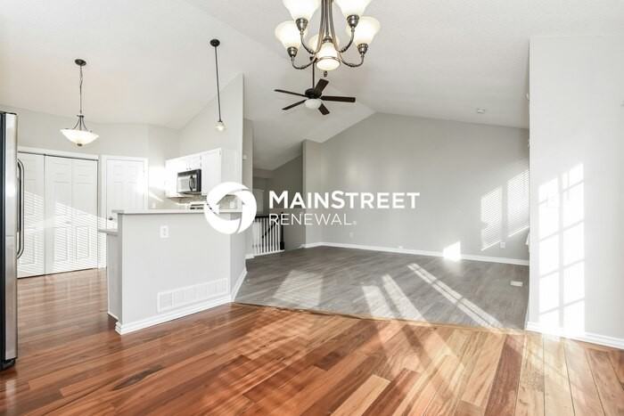 8834 Cloverleaf Cir - Photo 4 of 17