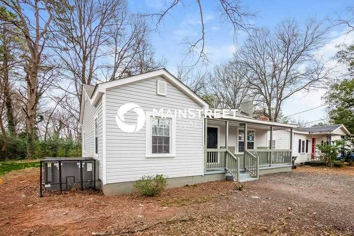 2558 Hemphill St - Photo 2 of 16