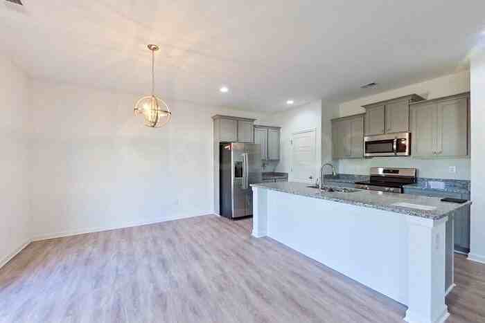 304 Silver Maple Ln - Photo 5 of 22