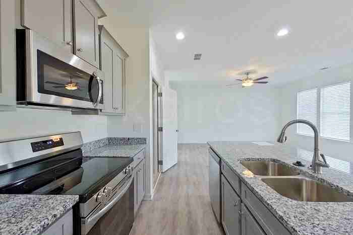 304 Silver Maple Ln - Photo 7 of 22