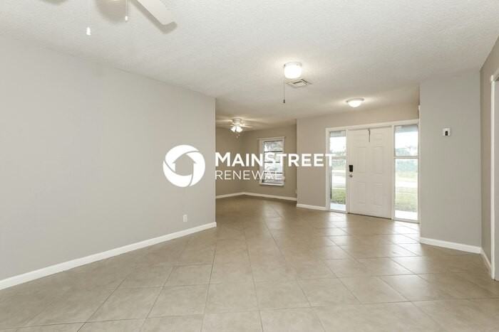 771 Sw 70th Way - Photo 4 of 16