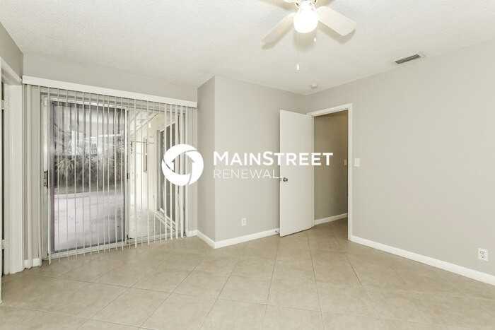 771 Sw 70th Way - Photo 7 of 16