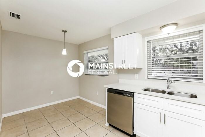 5604 Fair Oak Ct - Photo 5 of 16