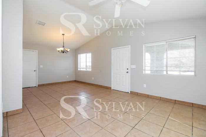 137 E Beech Ave - Photo 4 of 16