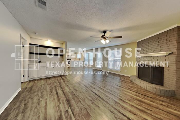 1624 Fuqua Dr - Photo 4 of 23