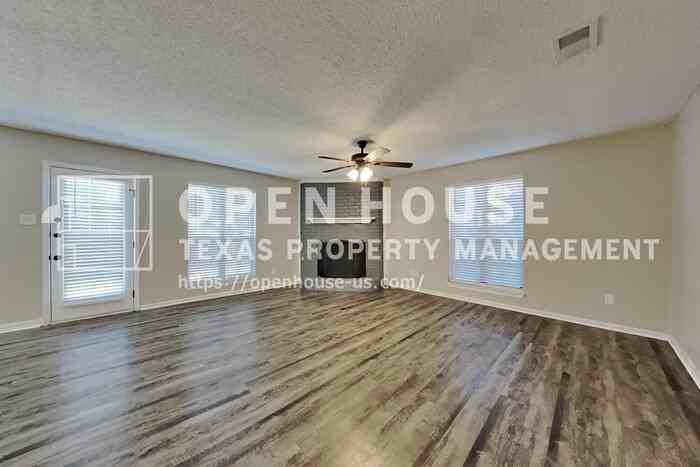 1624 Fuqua Dr - Photo 5 of 23