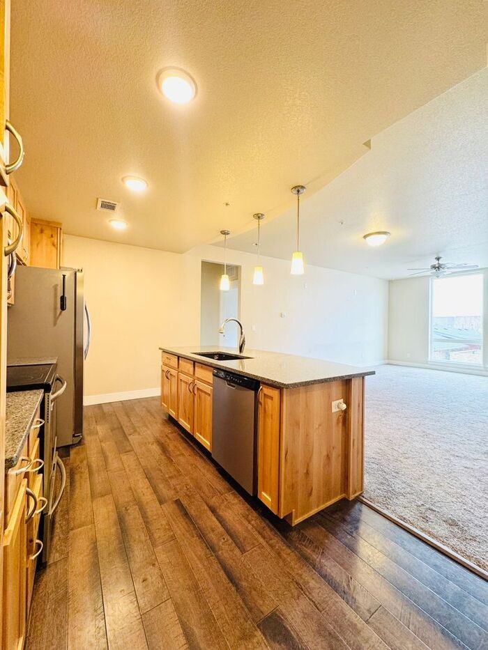 2715 Iowa Dr #206 - Photo 4 of 16