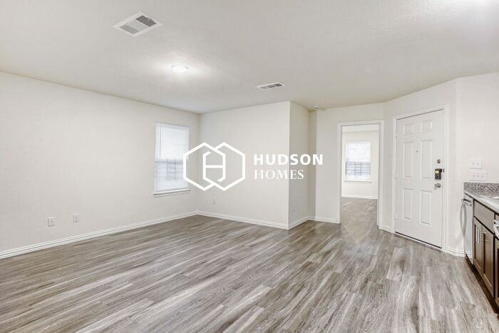 312 Calloway St #B - Photo 3 of 13