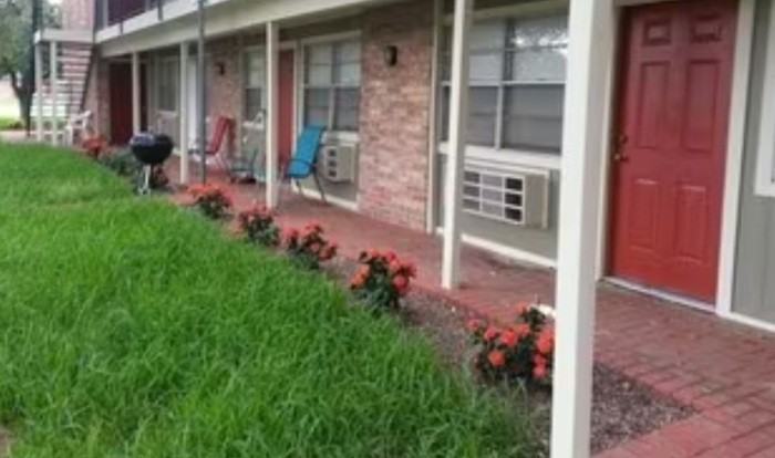 2211 New Combes Hwy #21 - Photo 2 of 8