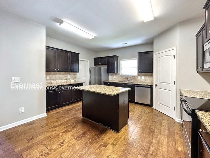 345 Westridge Cir - Photo 3 of 43