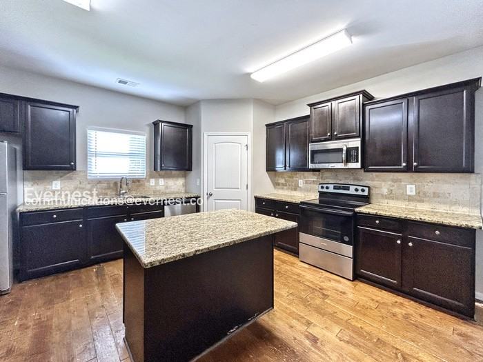 345 Westridge Cir - Photo 4 of 43