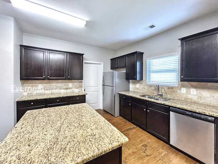 345 Westridge Cir - Photo 5 of 43