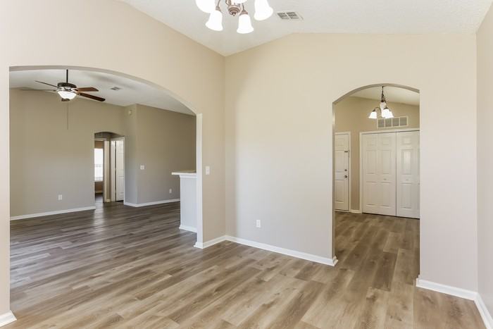 1448 Seawolf Trl N - Photo 5 of 18