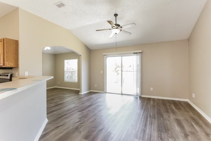 1448 Seawolf Trl N - Photo 7 of 18