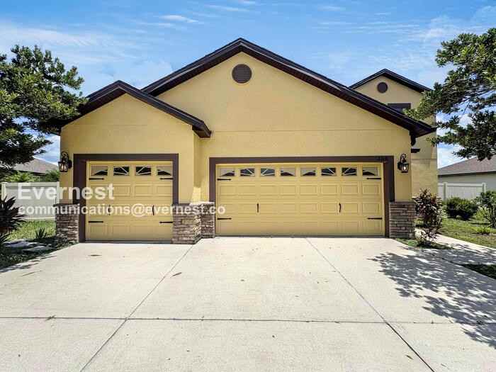 2318 Sebago Dr - Photo 2 of 35