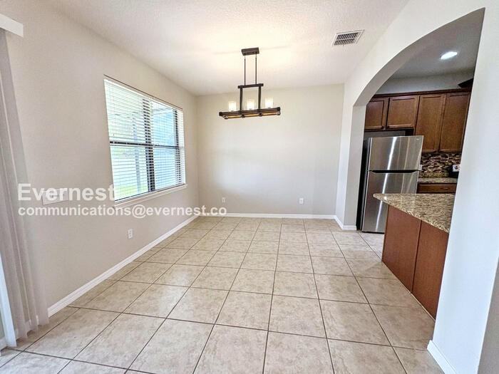 2318 Sebago Dr - Photo 5 of 35