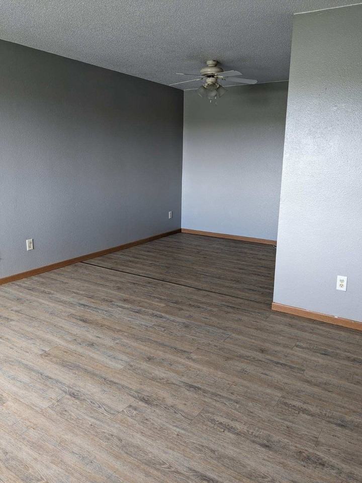 946 E Tower Ave #19 - Photo 5 of 7