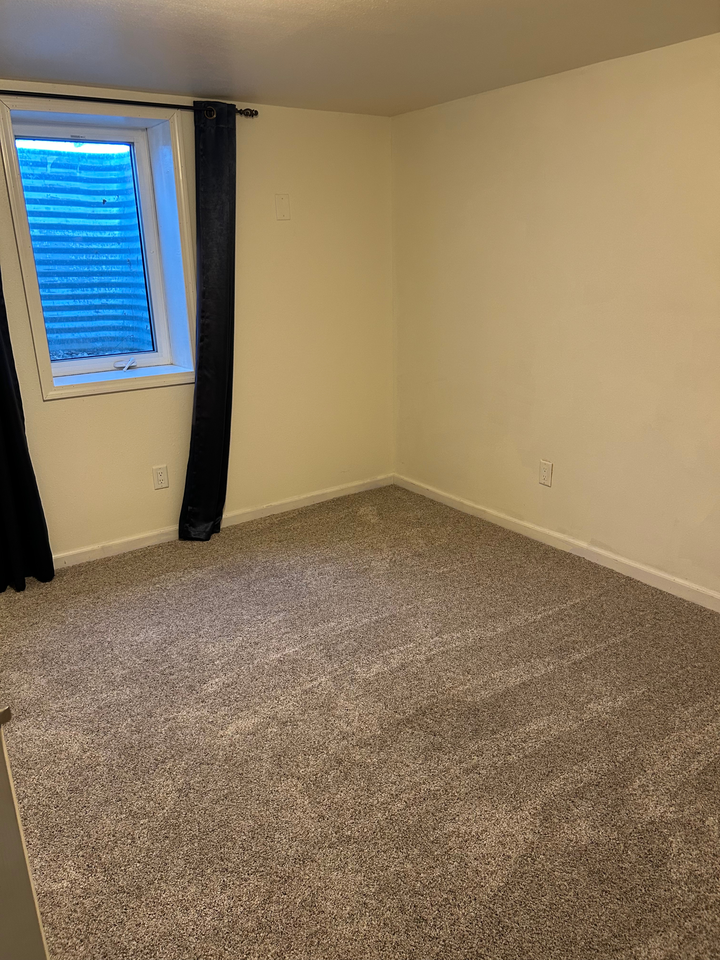 201 3rd Ave Se #1 - Photo 2 of 4