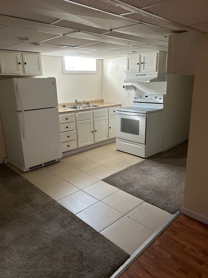 201 3rd Ave Se #1 - Photo 3 of 4