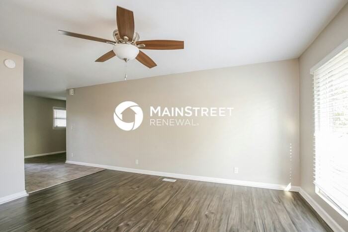 8605 Catalina Dr - Photo 4 of 16