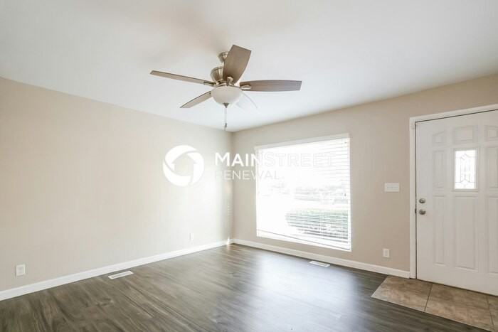 8605 Catalina Dr - Photo 5 of 16