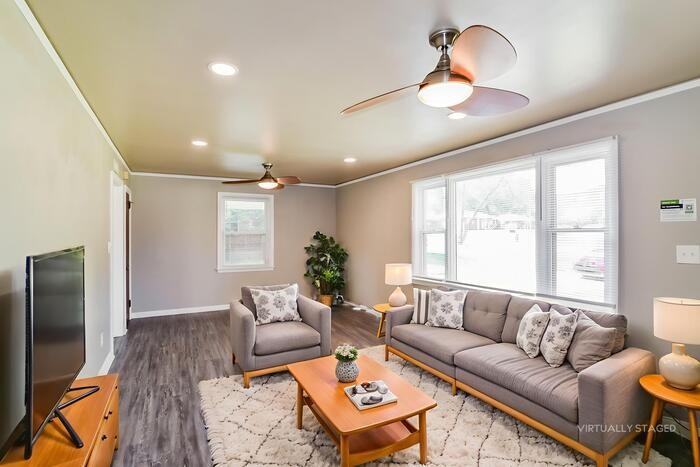 740 Duval Dr - Photo 5 of 14