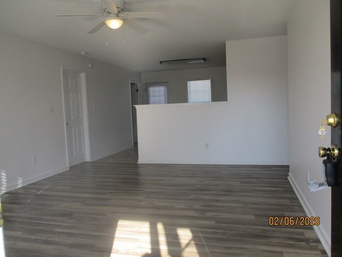 279 Southaven Ct - Photo 3 of 11