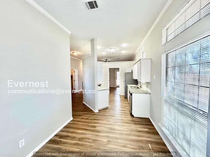 1029 Matthew St - Photo 6 of 27