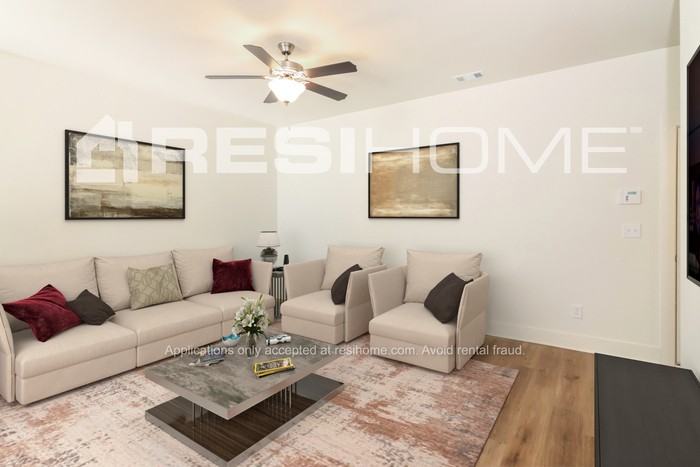 145 Alicia Way - Photo 7 of 17