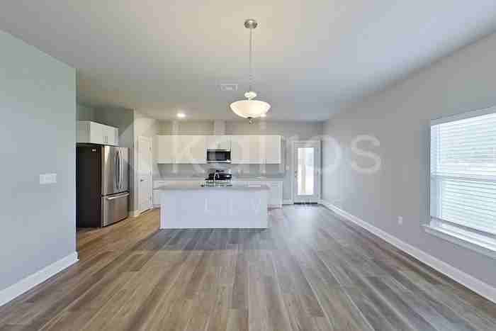 18837 Seabiscuit Ln - Photo 4 of 21