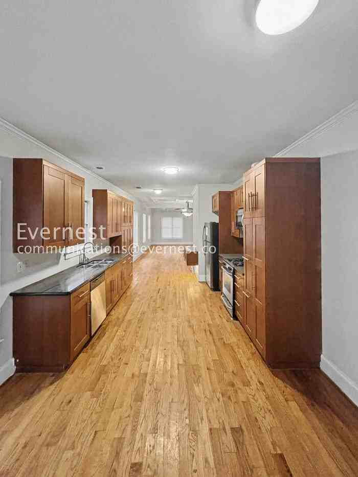 915 Paoli Ave Se - Photo 4 of 25