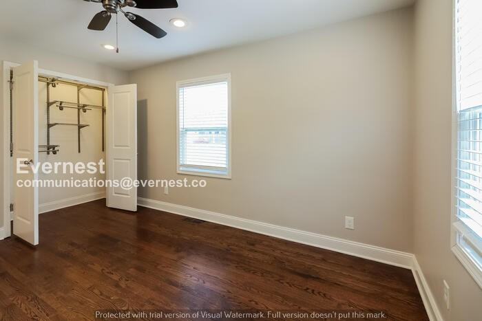7624 Nall Ave - Photo 7 of 23
