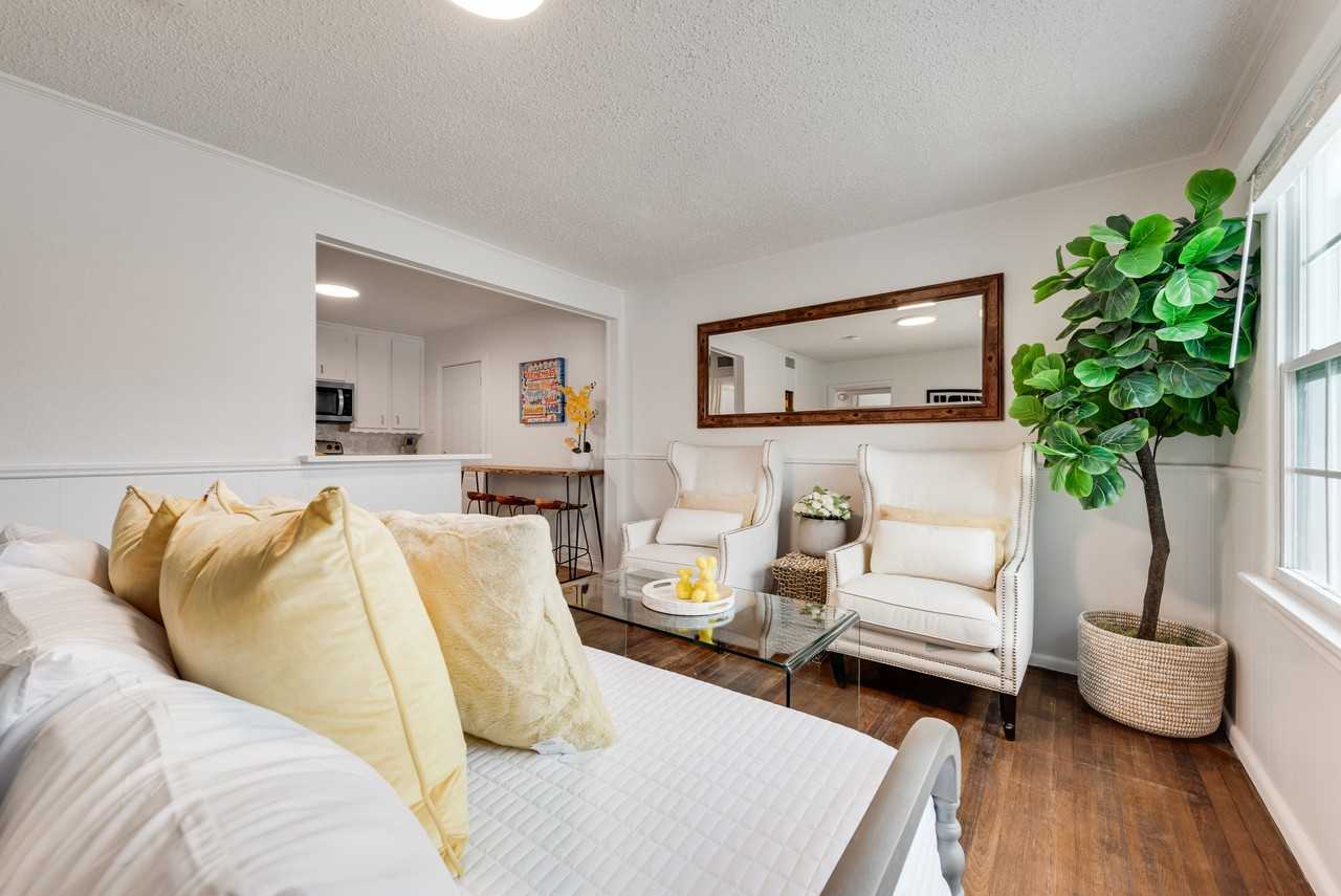 202 Pine St #NA - Photo 2 of 11